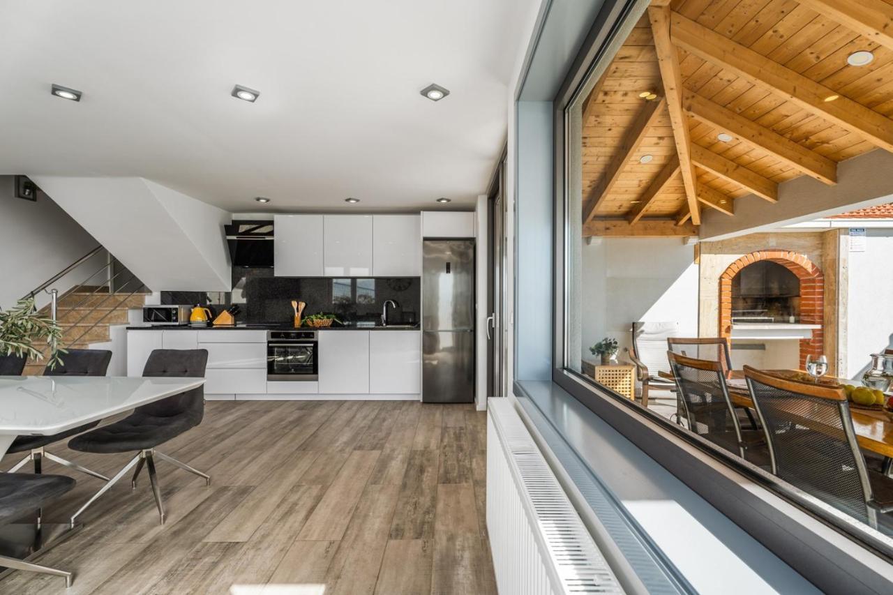 Villa Dream With Private Pool, 2 Bedrooms With En-Suite Bathrooms, Sea View Omiš Buitenkant foto